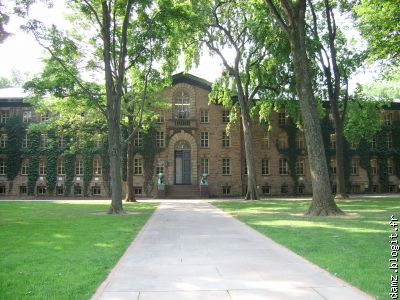 Une des entrées de Princeton University