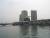 De l'autre cote de la riviere Sumida, voici la tour Asahi