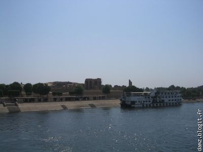 Le temple vu du Nil
