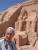 Un nubien devant le temple de Ramses II